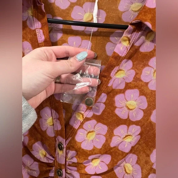 NWOT FREE PEOPLE LUCKY FLOWER SHIRT - Picture 4 of 7